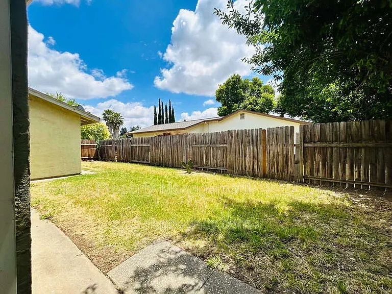 3609 Huntsman Dr — Photo 18