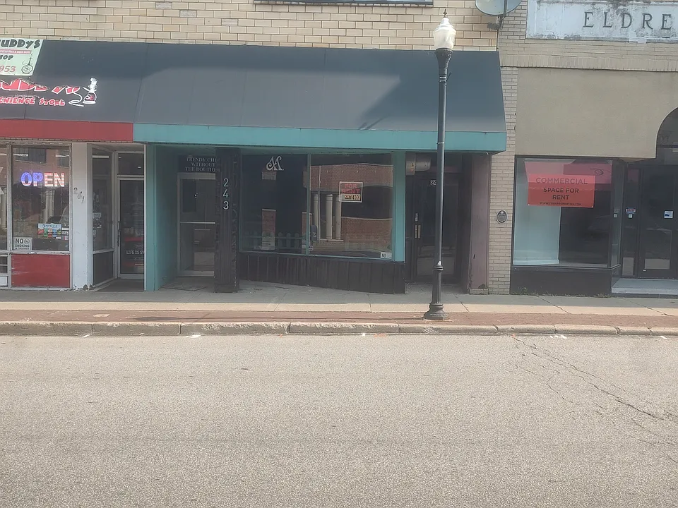 243 Chestnut St