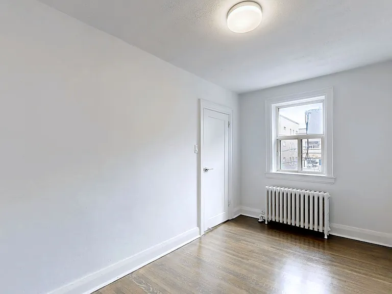 1602 Bathurst St — Photo 13