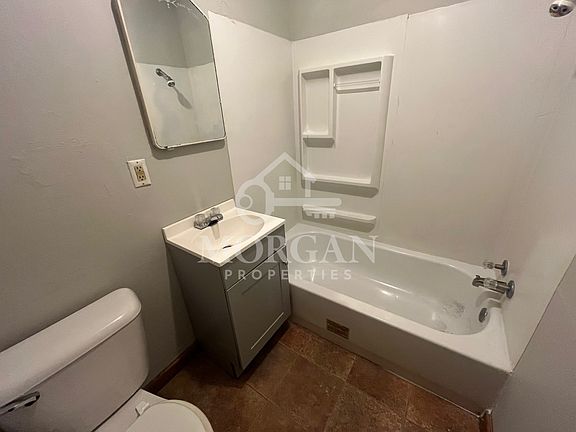 4th image of 1408 Walton St