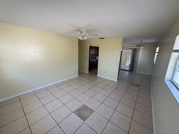 5th image of 2415 Sadler Ln