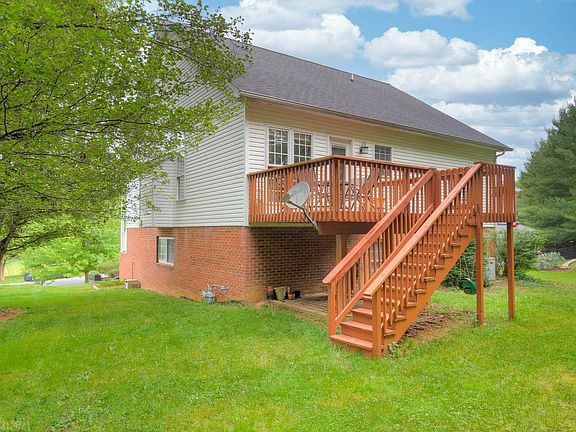 4th image of 1504 Oriole Dr