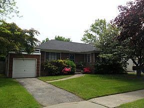 1st image of 637 N Briarwood Ave