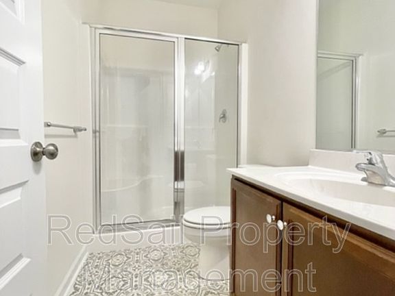 3rd image of 559 Red Hill Rd
