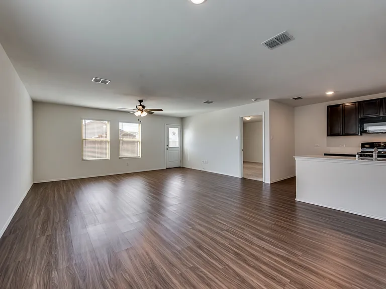 305 Falling Star Dr — Photo 7