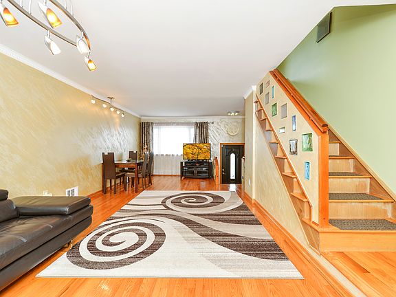 4th image of 315 Hett Ave