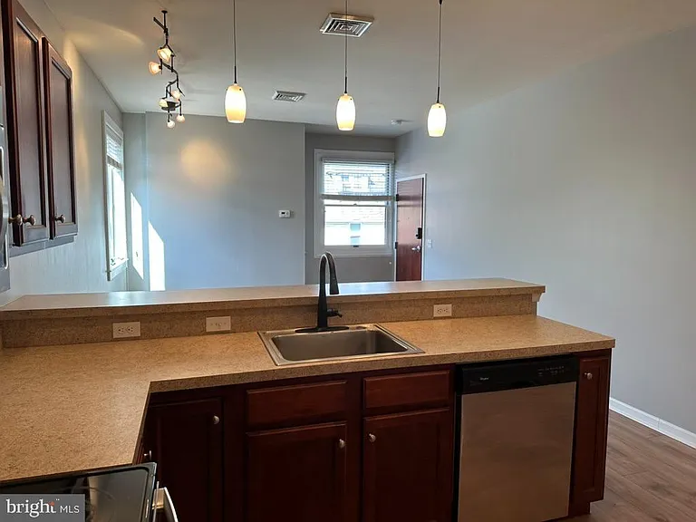 8 W Oakland Ave #1 — Photo 6