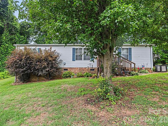 2nd image of 323 Carlyle Rd