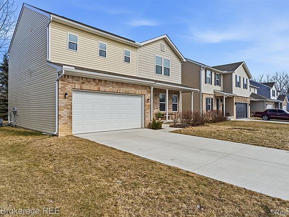 5th image of 1640 Golfview Dr