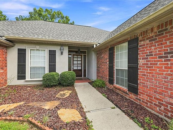 3rd image of 621 Piney Ridge Cir