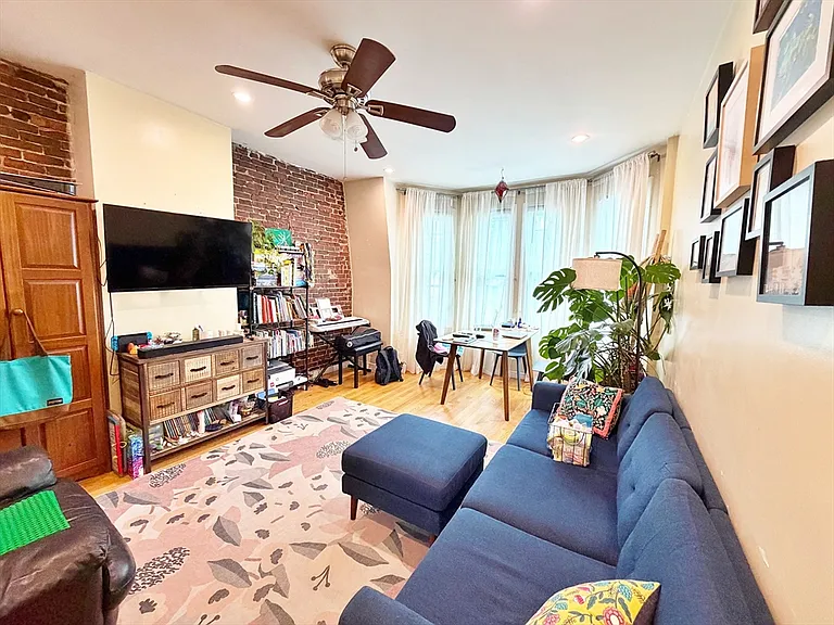 84 Webster St #3 — Photo 1