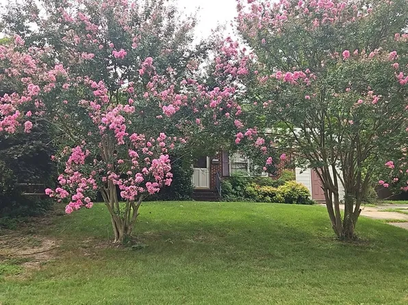 817 Lipton Dr, Newport News, VA 23608