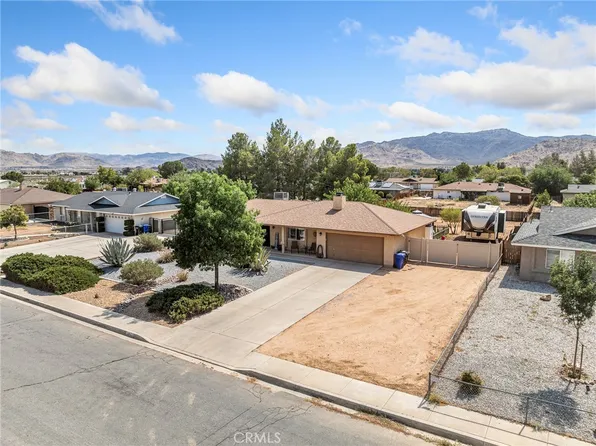 13397 Applewood Rd, Apple Valley, CA 92308