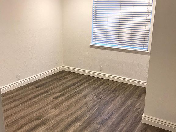 4th image of 271 Dale Dr