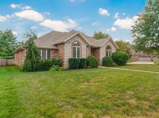 1326 N Lennox Ct, Springfield, MO 65802
