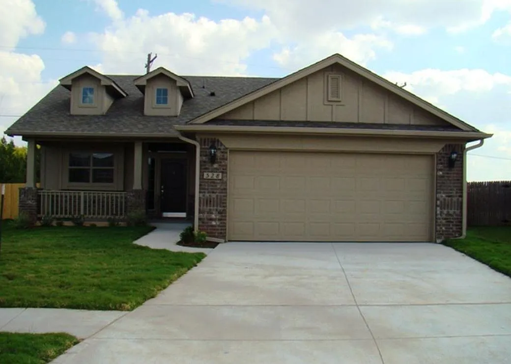 3 bed, 1456 sqft, $1,600 — Photo 1