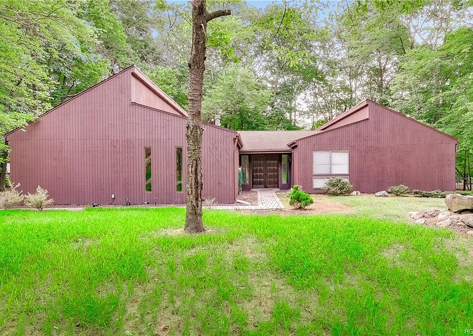 1st image of 51 Tamarack Ln