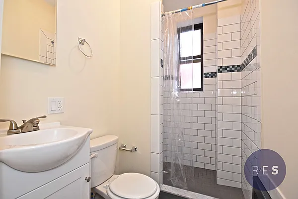 Rented by RES New York | media 32