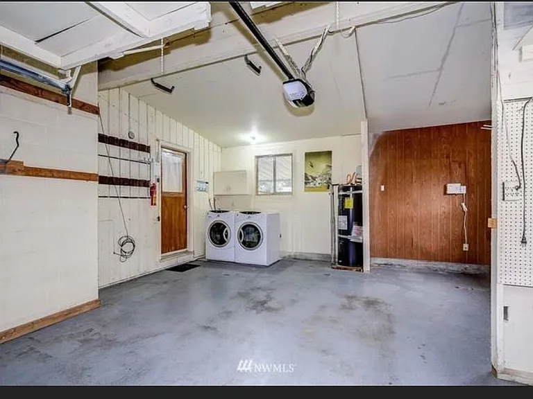 88th Pl W — Photo 11