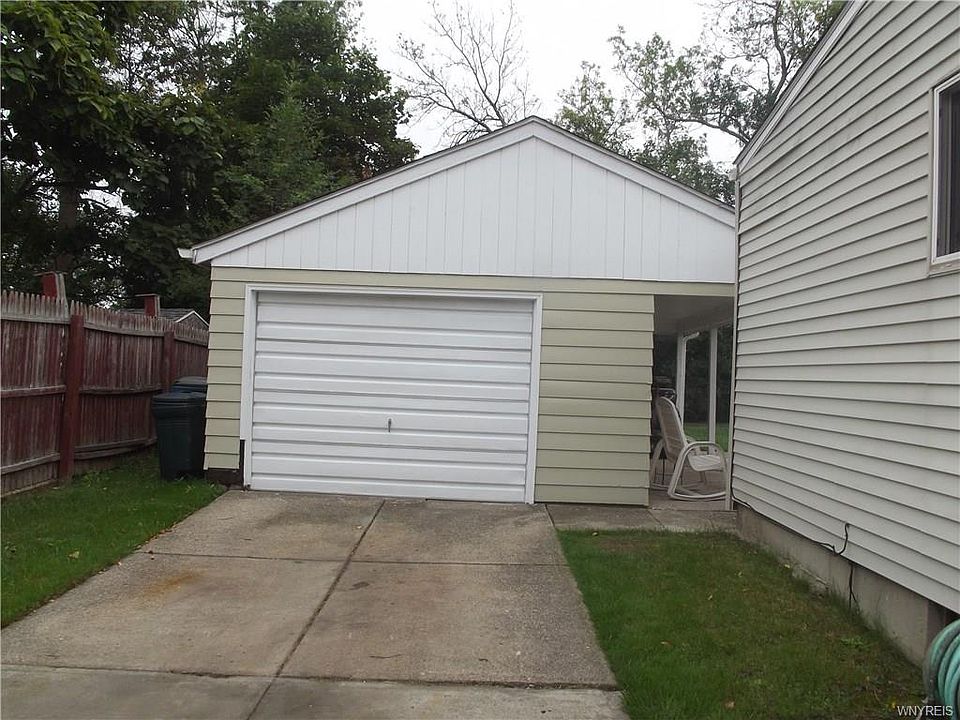 2nd image of 1043 Carter Dr