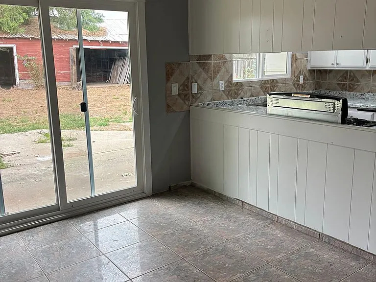 17 Hollis Ln — Photo 5