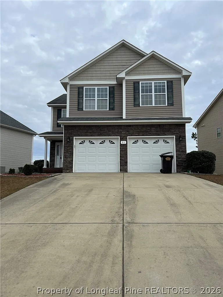 4 bed, 2.5 bath, 2158 sqft, $1,895 — Photo 1