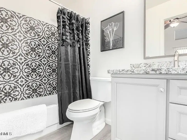 8759 W Grovers Ave — Photo 13