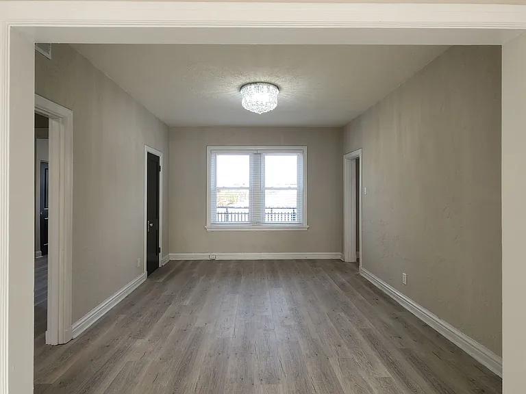 7560 Byron Pl — Photo 6