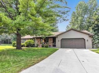 2254 Ledvina Cir, Green Bay, WI 54313