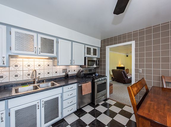 4th image of 736 Geddes Ave