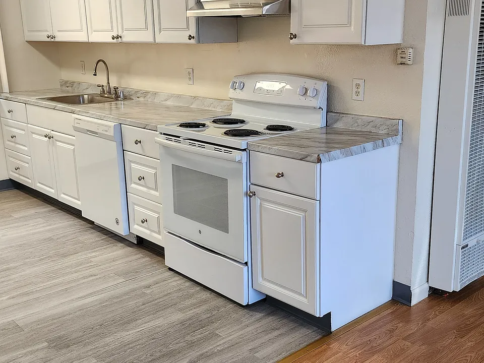 Clean hew kitchen