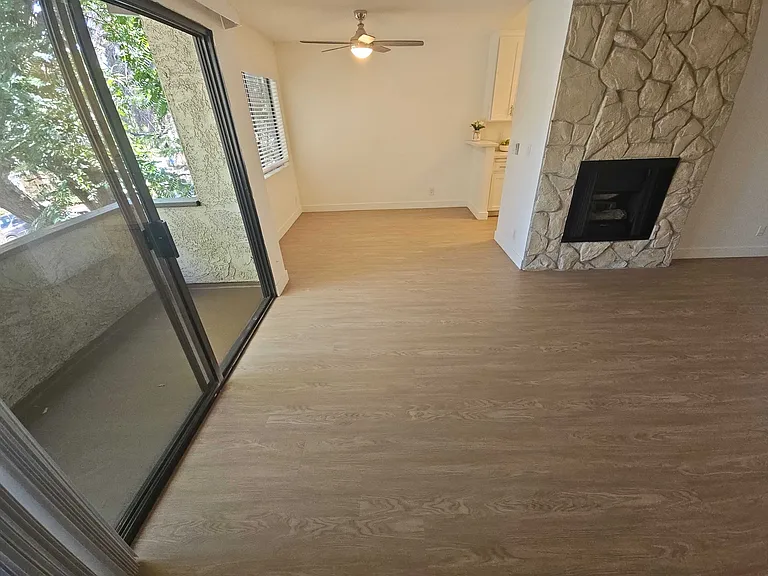 Coldwater Canyon Ave — Photo 18