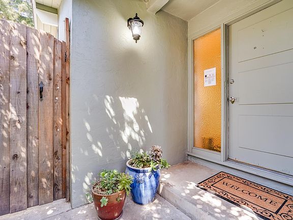 5th image of 1123/1125 Virginia Ave