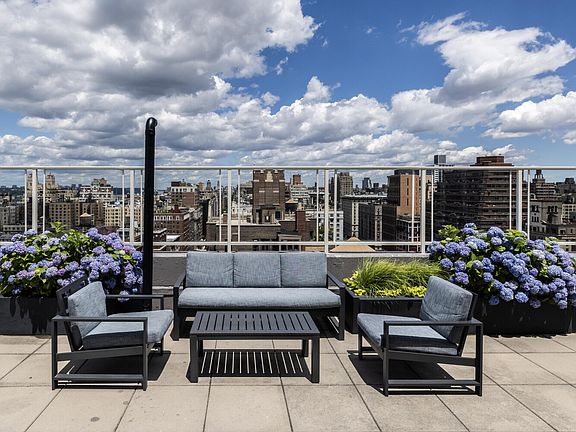 4th image of 424 W End Ave #1801