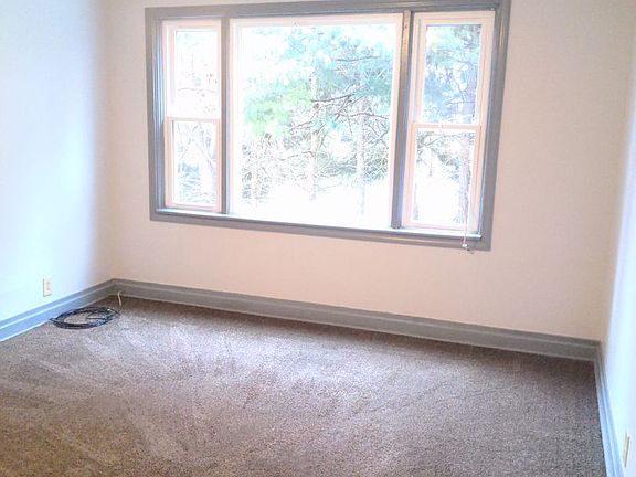 3rd image of 233 Boileau Pl APT B4