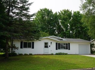 315 W Walnut Dr, Sturgeon Bay, WI 54235