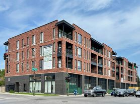 3207 N Narragansett Ave