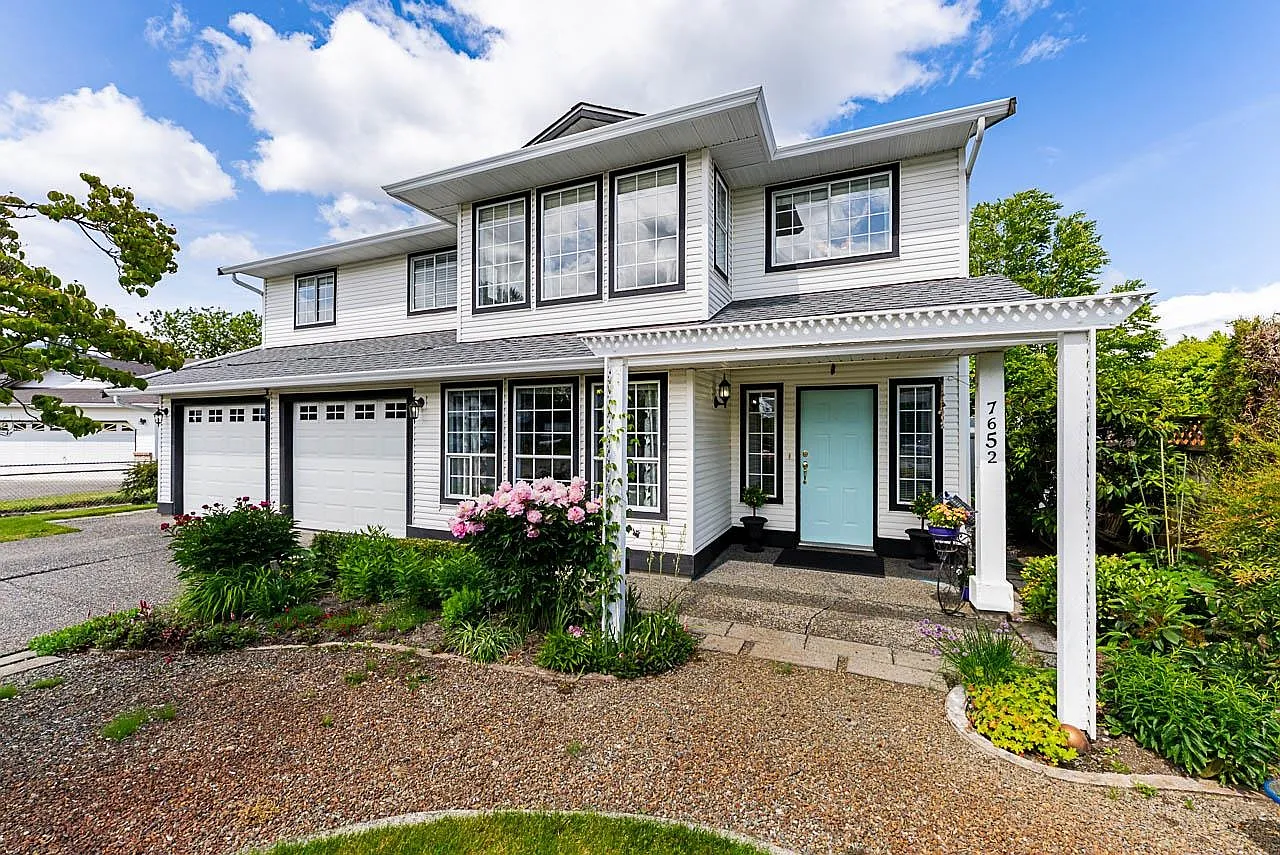 7652 Sapphire Dr photo 1