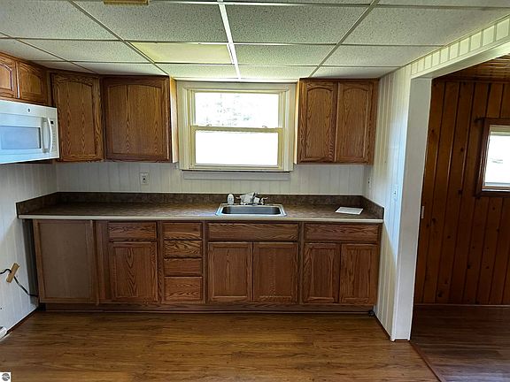 4th image of 364 W Greenwood Rd