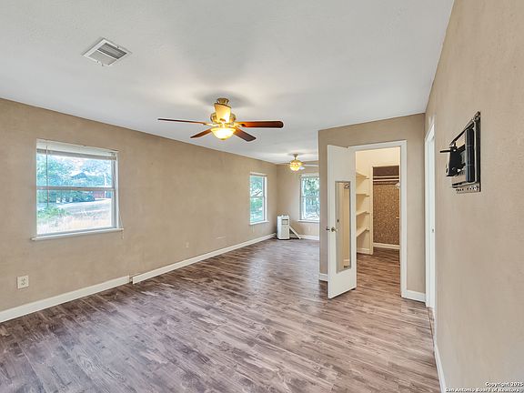 5th image of 103 Crestview