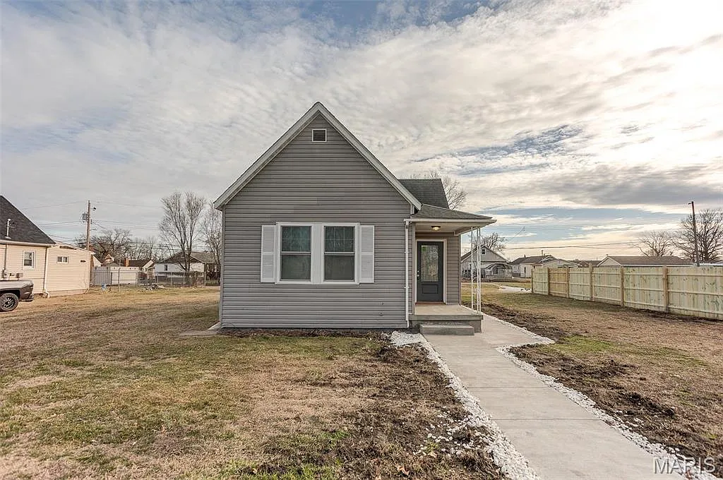 1656 3rd St photo 1
