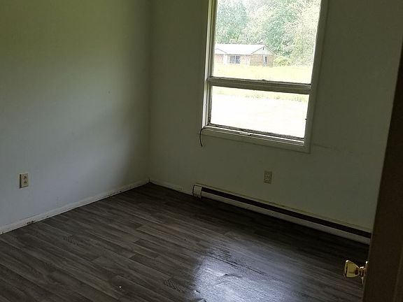 4th image of 112 Dale St APT 05