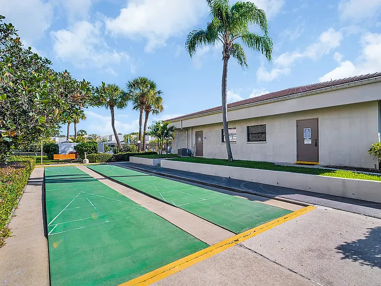 1332 Pasadena Ave S #205 — Photo 32