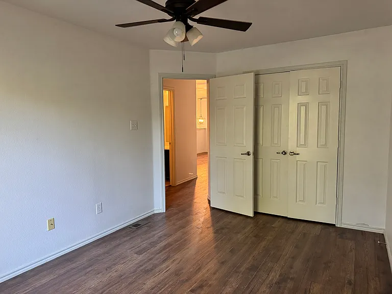 244 Turnberry Ln — Photo 17