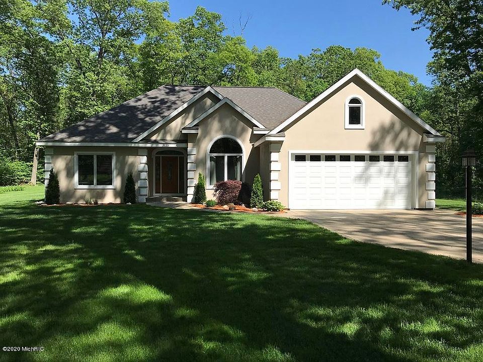 1st image of 3115 Red Oak Dr