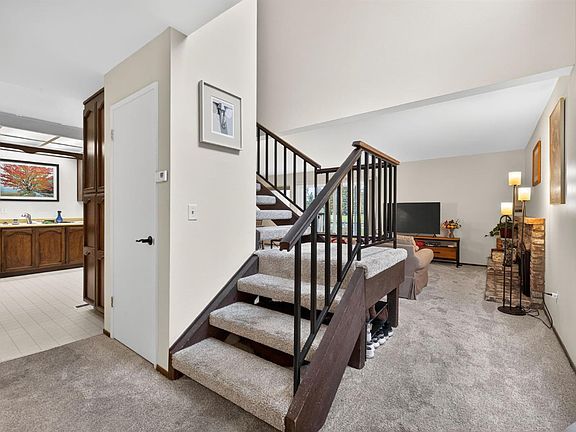 5th image of 872 Hudis Street