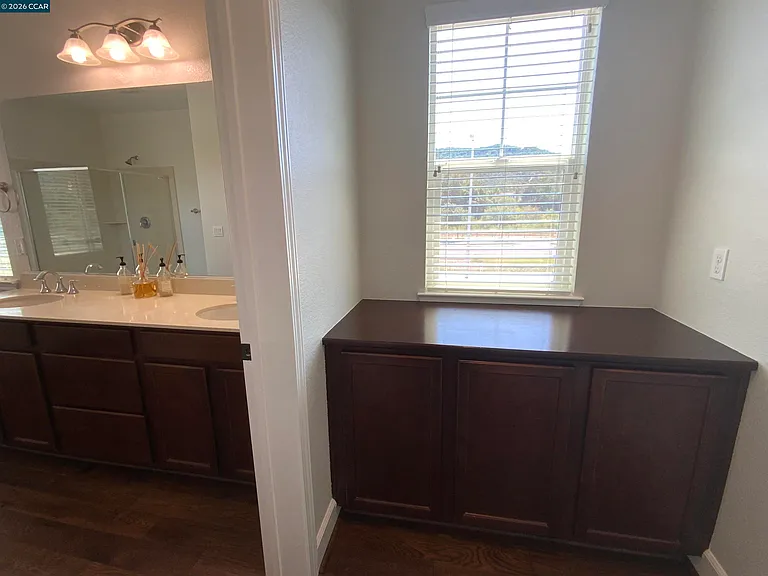 1826 Rosemary Dr — Photo 22