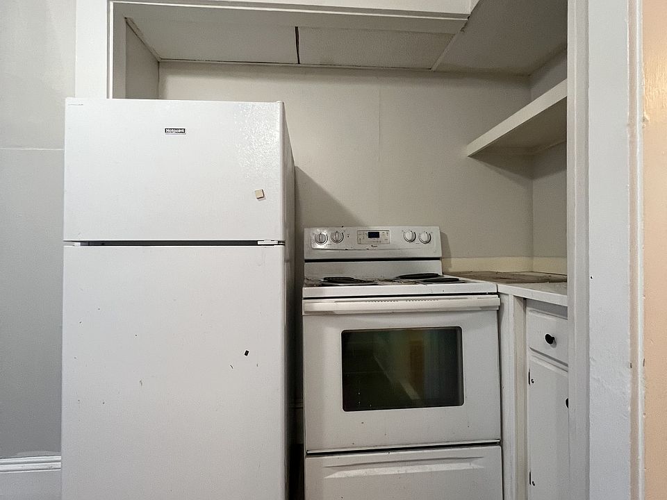 1st image of 22 Highland Ave #3