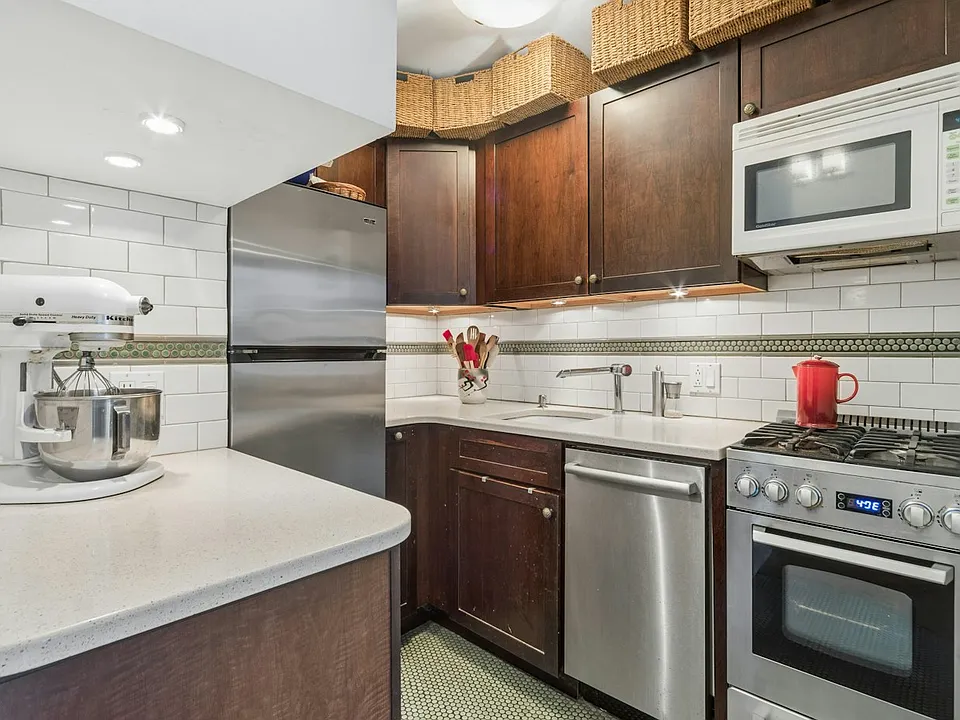 66 Madison Ave #12B