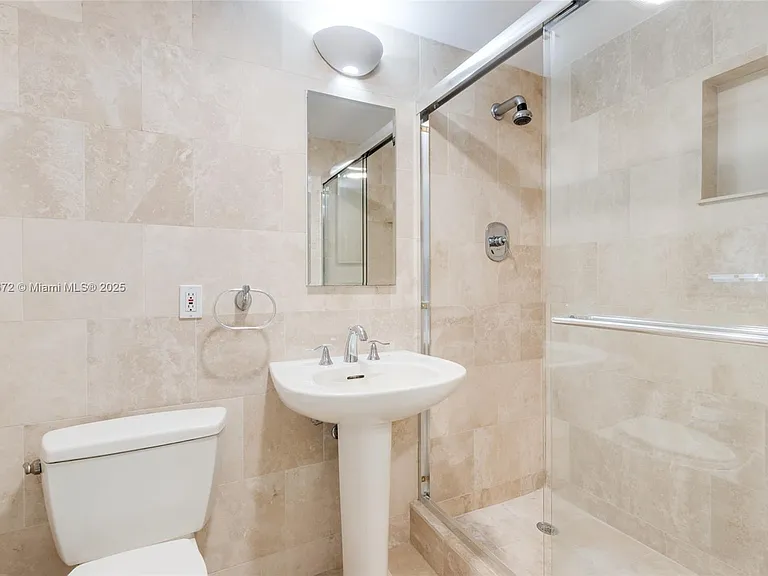 60 Park Dr #C — Photo 10